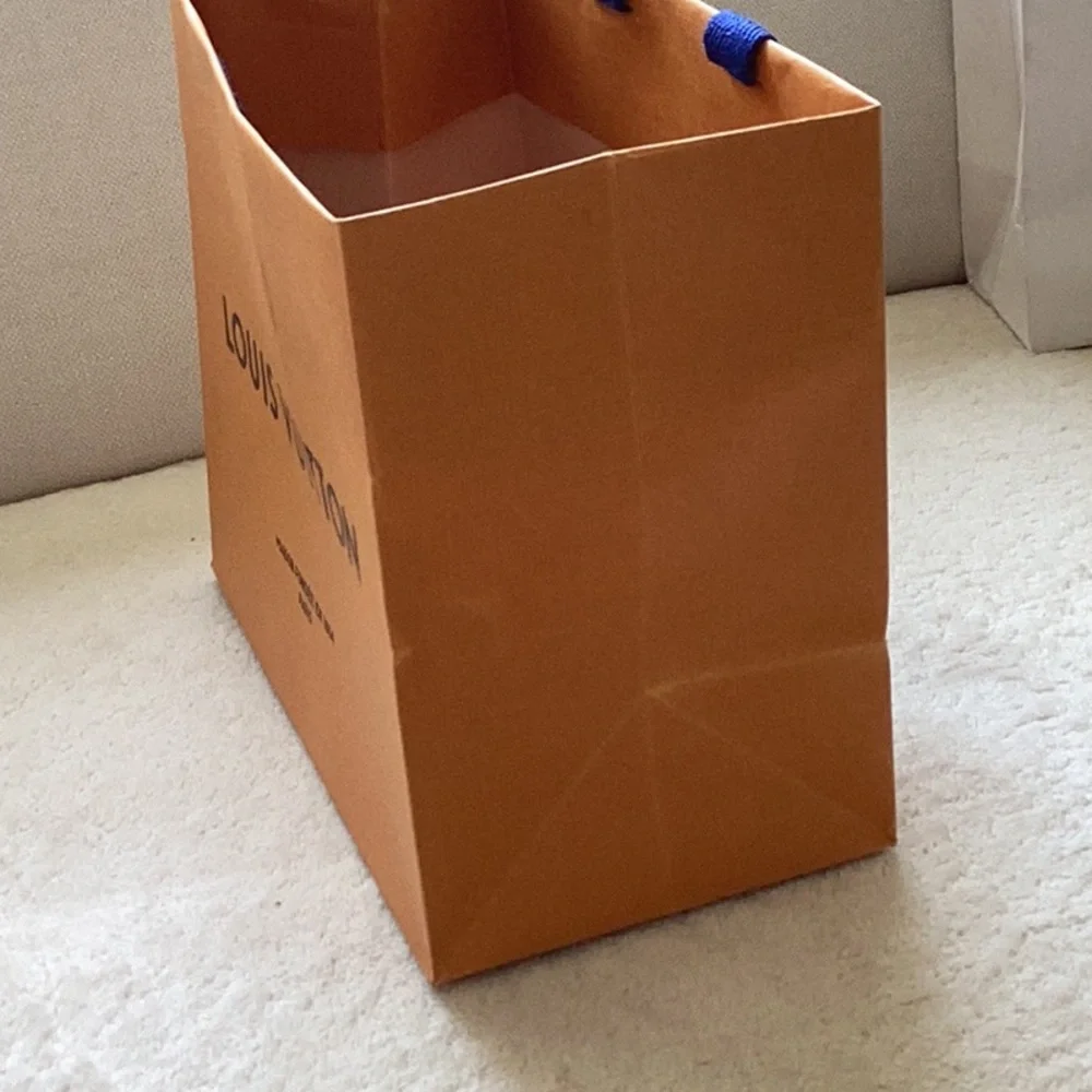 Louis Vuitton yellow gold small paper shopping gift bag size 8,5x7xx4,5